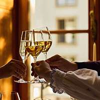 Bel Etage Cheers